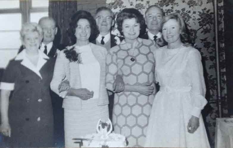 The children of Reginald Arthur Hann and Winnifred Ethel Holwill
l-r - Pamela Joy Regina, Kenneth Everard Leslie, Winnifred M, John Reginald, Peggy, Cyril Douglas H and Jose Mary courtesy of Barbara Harvey